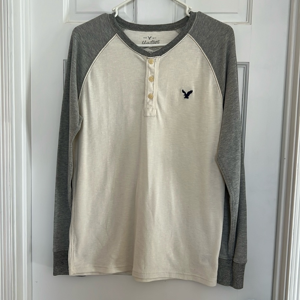 American Eagle men’s size medium long sleeve shirt.